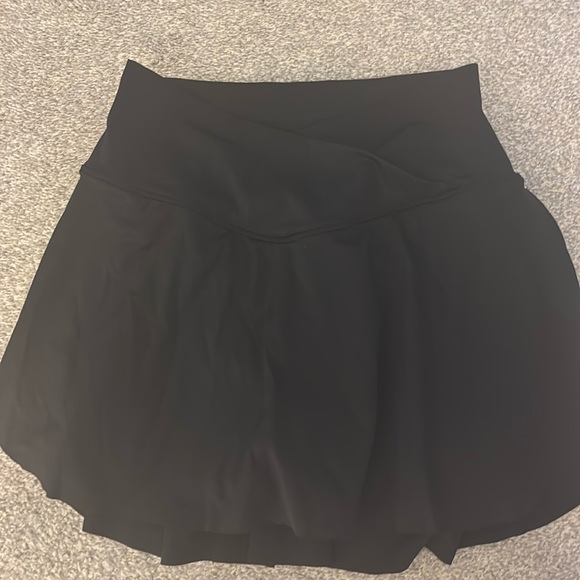 Halara Black Skirt - Picture 2 of 4